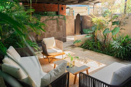 Xiaoliuqiu House | Flowering Villa