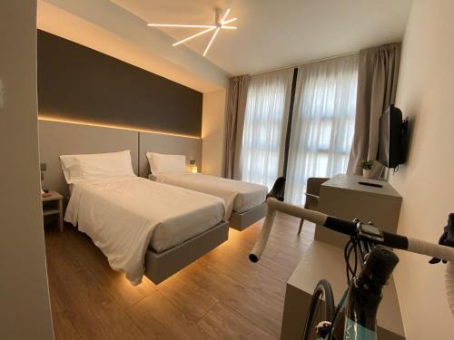 Ravina Hotel | Fly Bike Hotel