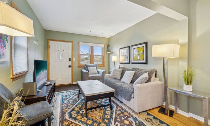 Diamond Lake House | Flyer's Find, remodeled and clean