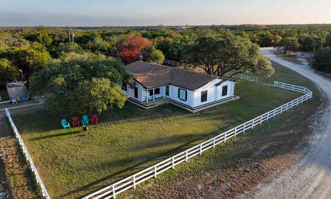 Bertram House | Flying B Ranch House on 52 acres in Betram, TX