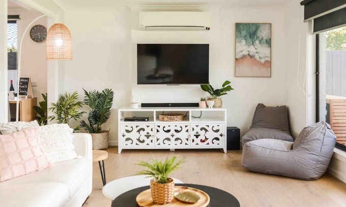 Rosebud House | Foam St Serenity - 4 bedroom house with secure front and backyard - 4pm check out on Sundays*