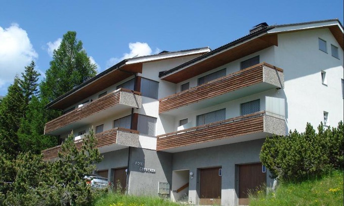 Valbella Apartment | Foil Cotschen (378 Ma)