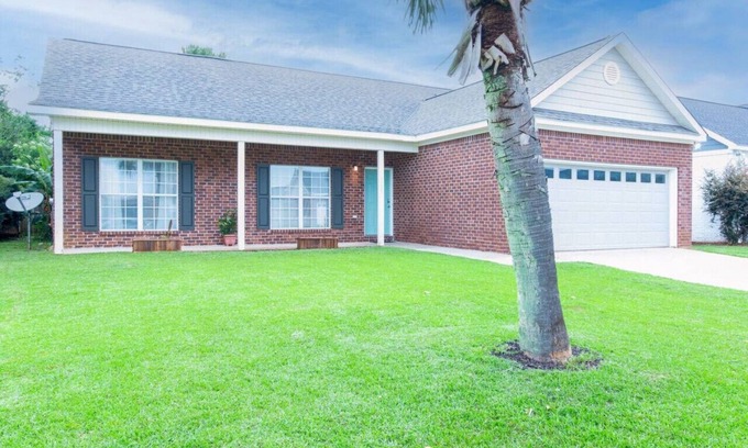 Foley House | Foley Fully Furnished Home near OWA – Perfect for Mid-Term Stays!