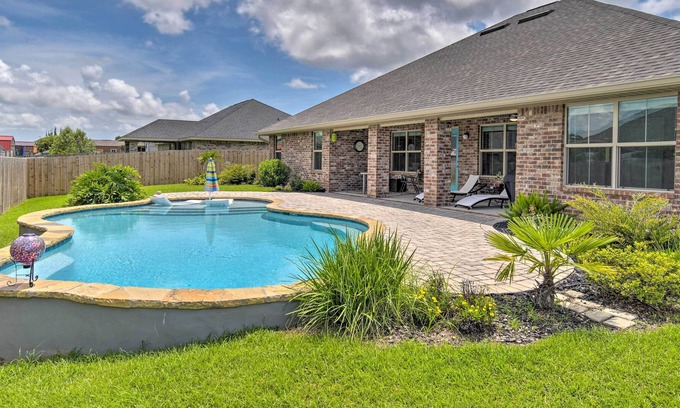 Foley House | Foley Home w/ Outdoor Pool < 15 Mi to Beach