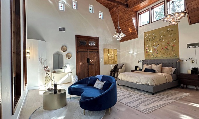 Folsom House | Folsom's hidden gem, entire home!