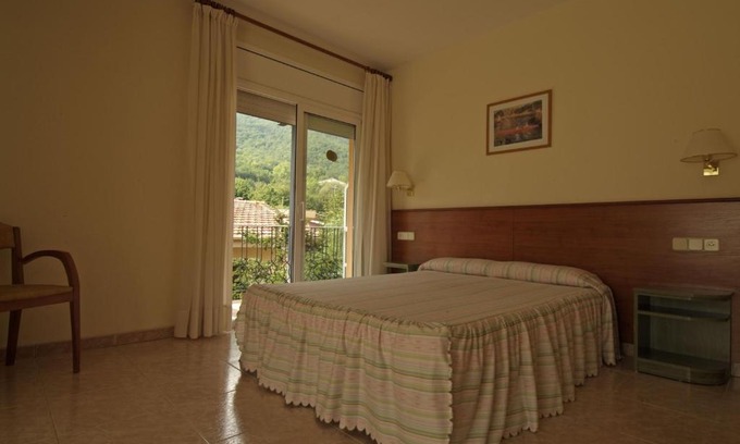 Sant Feliu de Pallerols Hotel | Fonda Finet