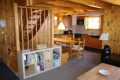 Salins Ski Chalet | Fontannets 006 MOUNTAIN & QUIET chalet 10 pers