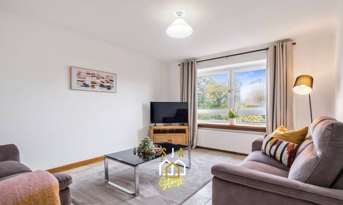 Central Aberdeen Apartment | Fonthill Stay - SJA Stays - 3 Bed Apartment