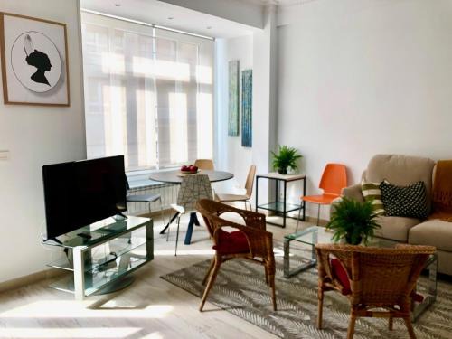 Gros Apartment | FOODIES LOCATION. SURF. NETFLIX . 3 BDR