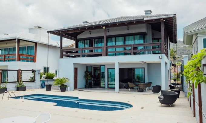 Balneario Camboriu House | Foot in the sand Balneario Camboriu
