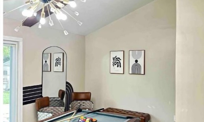 Southfield House | Football Fantasy SLPS 6 with 3BDS & 2.5BTH near AnnArbor, FoRdFiELd, B'HAM, DET