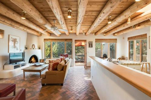 Santa Fe House | Foothills Retreat- Patios, Rooftop Deck, Quiet, 2BR