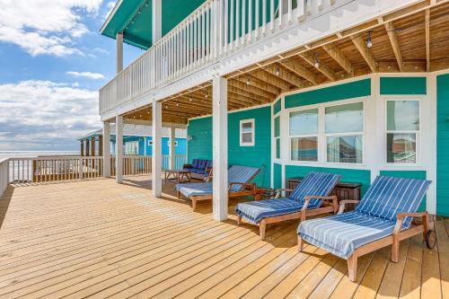 San Luis House | Footprints in the Sand - Luxe Freeport Home!