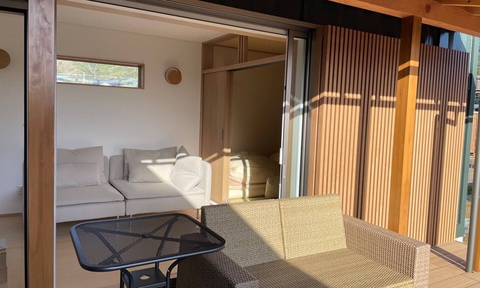 Fujikawaguchiko RV Rental | For 4 peopleWood deck BBQ planGlamping standar/Minamitsuru District Yamanashi
