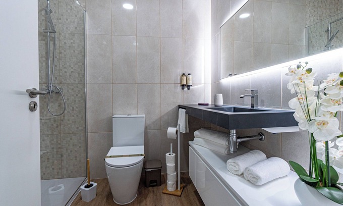 Ponta Delgada Apartment | Foral Dreams Accommodation