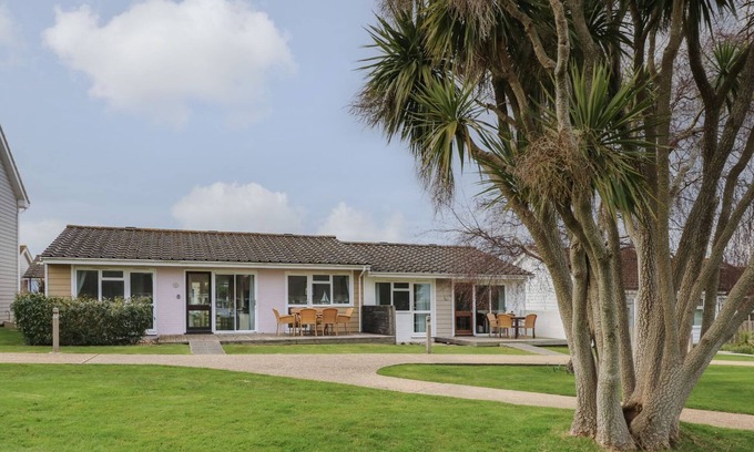 Yarmouth Cottage | FORBES C1, family friendly, country holiday cottage in Yarmouth