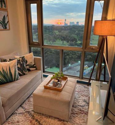 Bonifacio Global City Apartment | Forbeswood Parklane 1Br with Golf view