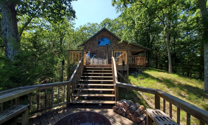 Garfield Cabin | FORD'S CREEK CABIN: Secluded Lakefront Rock Cabin in the Woods-Big Lake View