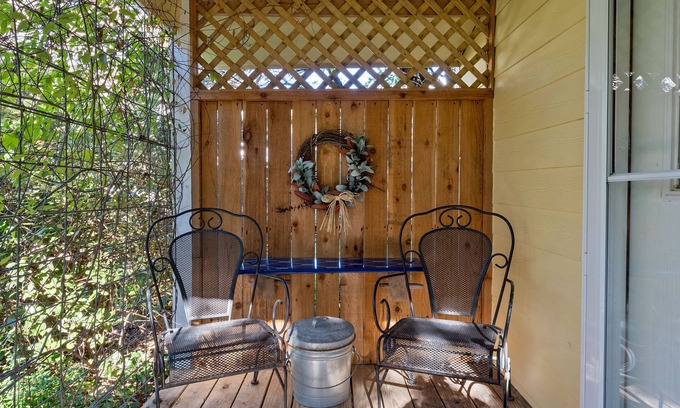 Waco Cottage | Forest Cottage -Shaker-Inspired Tiny House ★