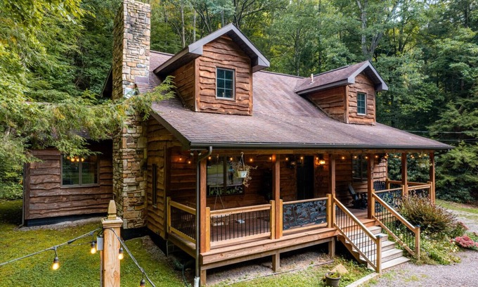Confluence Cabin | Forest Creek Lodge · VOTED #1! LAUREL HIGHLANDS MOST BEAUTIFUL