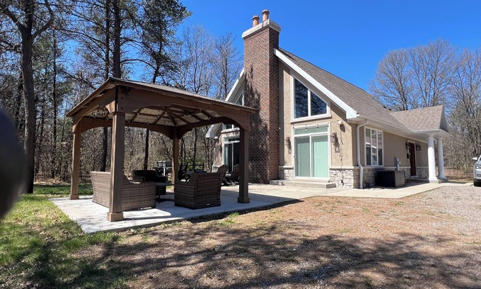 Necedah House | Forest Haven Cabin – 5 Acres Near Lakes, Fire Pit, Ping Pong Table & Outdoor Fun