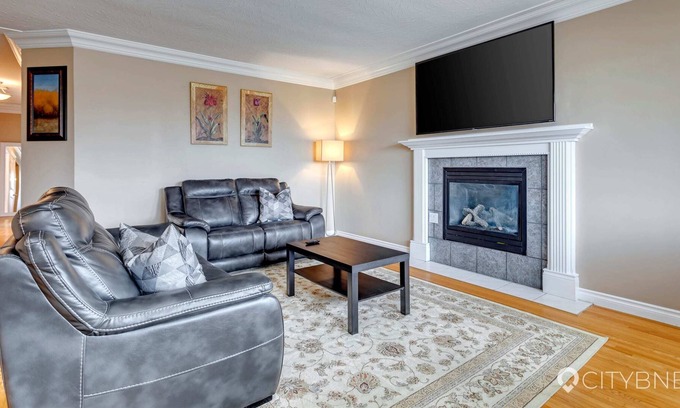 Edmonton House | Forest Heights. Renovated. 3bd/1.5 bath. Bungalow.