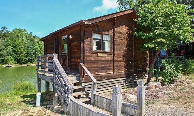 Advance Resort | Forest Lake Camping Resort Lakefront Cabin 2
