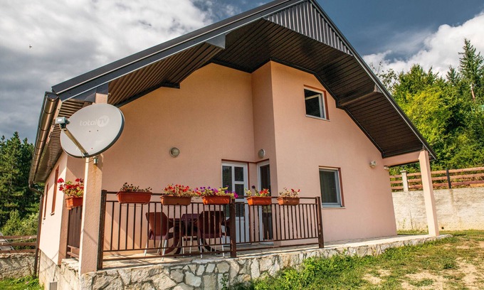 Kolasin House | Forest paradise -three bedroom villa
