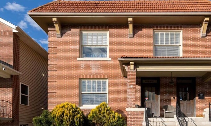 St. Louis House | Forest Park 4BR/3BA | 1st Fl Master/ABODEbucks