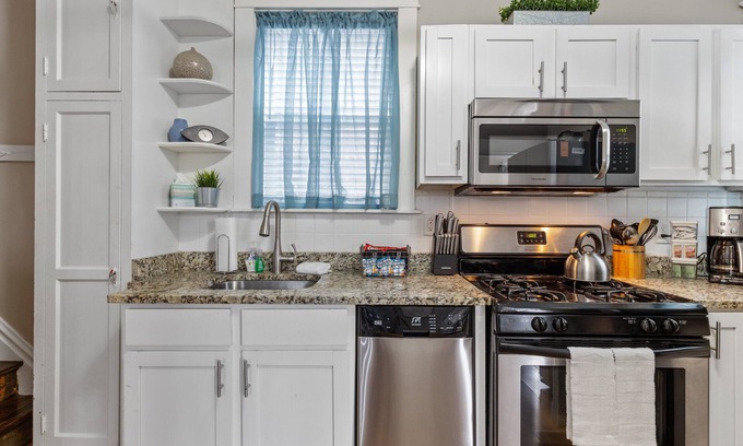 St. Louis House | Forest Park Oasis | JZ Vacation Rentals