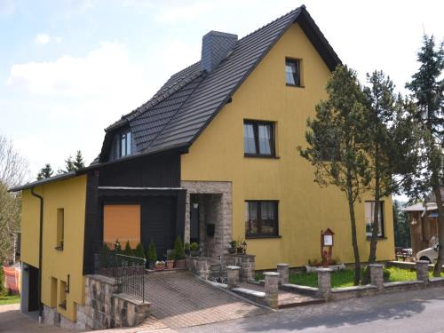 Frauenwald Apartment | Forest Retreat with Garden
