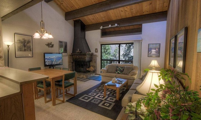 Kings Beach Condo | Forest View Townhouse - Comm Pool & Tennis KWC0655