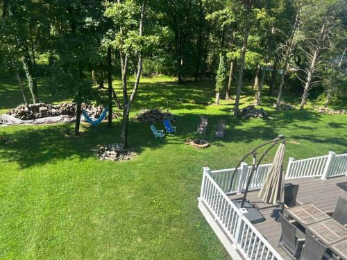 Belle Mead House | Forest Wonderland Sanctuary-Gourmet Ktchn, Fire pit, Jacuzzi tub