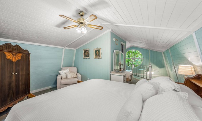 Mentone Cottage | Forget-Me-Knot Cottage at The Wilderness of Mentone adjoins the LRCNP