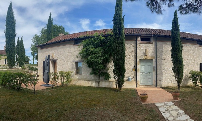 Bagat-en-Quercy Other | Former Quercy Blanc wine storehouse in the heart of the Cahors vineyards