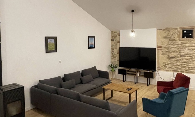 Prisse Other | Former renovated winery in the heart of the Mâconnais vineyard