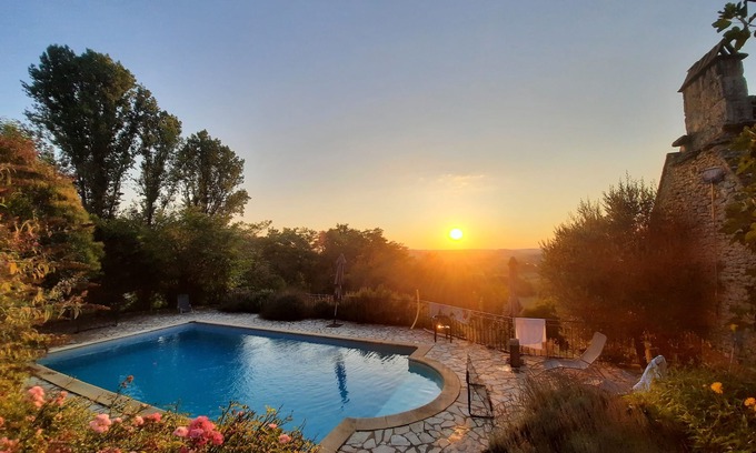 Marnac House | Former tobacco drying shed overlooking the Dordogne river