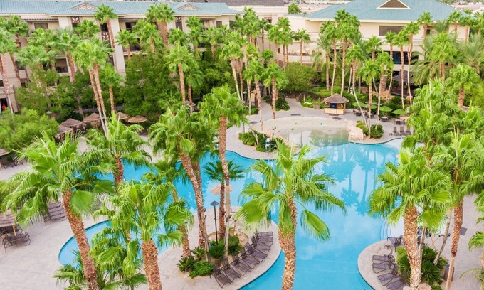 Las Vegas Condo | Formula 1 Full Amenity Condo on the Strip!