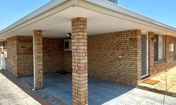 East Bunbury House | Forrest Holiday Unit Bunbury
