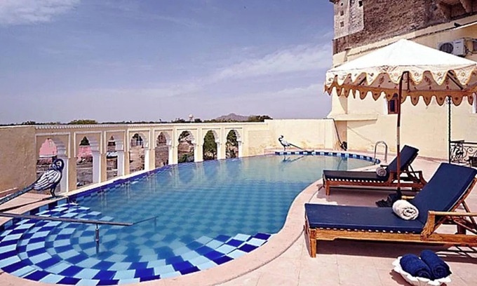 Bhinai Hotel | Fort Barli