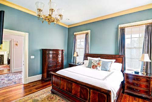 Central Business District Hotel | Fort Conde Inn - Mobile