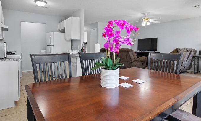 Fort Smith House | Fort Smith Cozy House 3 Beds 2 Baths for your family or group.
