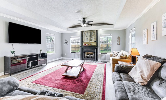 Wright House | Fort Walton Beach Home w/Grill: 4 Mi to Beach!