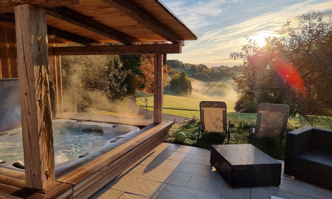 Sankt Margarethen an der Raab Apartment | "Fortuna" in the wellness oasis on the Trausdorfberg with sauna/whirlpool