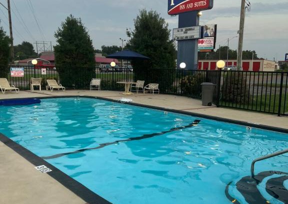 Newport Hotel | Fortune Inn & Suites