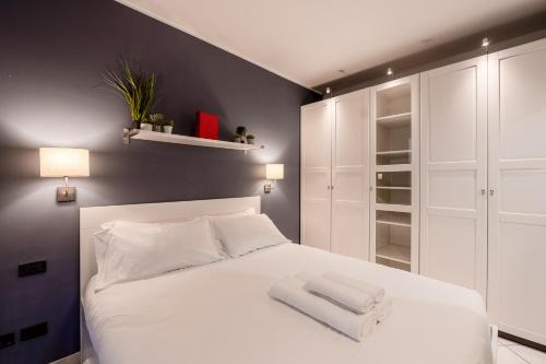 Rozzano Apartment | Forum Assago 5 min - APT with Double Terrace
