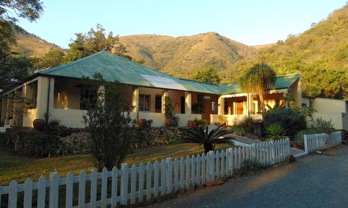 Umjindi House | Fountain Baths Guest Cottages