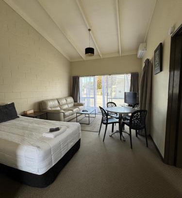 Tauranga South Hotel | Fountain Court Motel