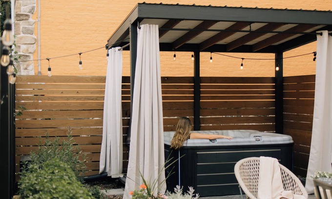 Lancaster House | Four Bed Family Stay. Near Sight and Sound. Hot Tub. Full Kitchen.