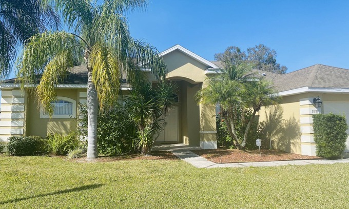 Ridgewood Lakes House | Four bedroom Golf Course Vacation Villa